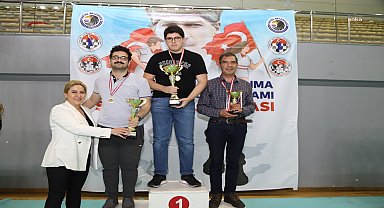 Kartal'da 19 Mayıs'a özel düzenlenen Satranç Turnuvası'nda ödüller sahiplerini buldu