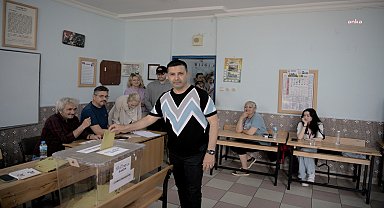 Kuşadası Belediye Başkanı Günel, Cumhurbaşkanlığı 2. tur seçimleri için oyunu kullandı