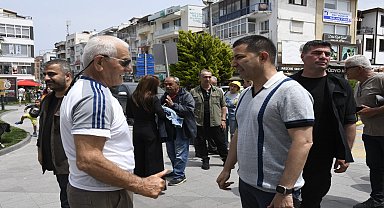 Kuşadası Belediye Başkanı Ömer Günel, kent meydanı çalışmalarını inceledi