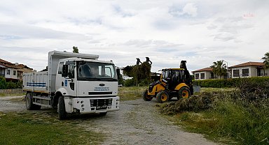 Kuşadası Belediyesi, Davutlar Ve Güzelçamlı Mahallelerinde temizlik çalışması başlattı.