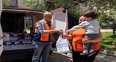 Kuşadası Belediyesi'nin çocuklara beslenme desteği devam ediyor