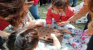 Lüleburgaz Belediyesi'nden çocuklara 'Ata Tohumu Ekimi' etkinliği