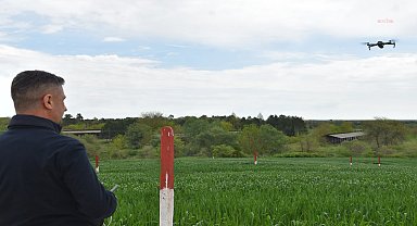 LÜLEBURGAZ'DA BELEDİYE, TARLALARI “PARSELLEYENLERİ” DRONLA YAKALIYOR