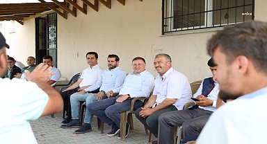 Lütfü Savaş, mahalle ziyaretlerini Erzin’de sürdürdü