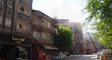 Malatya'da deprem sonrası boşaltılan binada yangın çıktı
