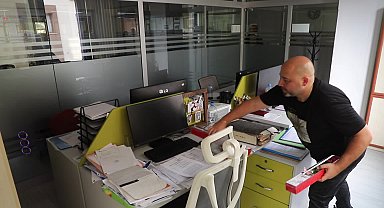 Menderes Belediye Başkanvekili Özkan'dan belediye annelerine sürpriz