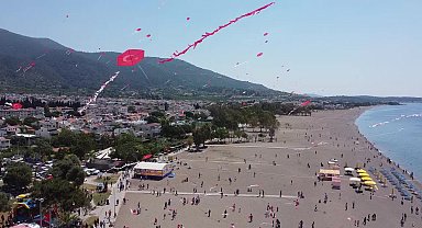 Menderes'in uçurtmaları bu kez Samandağlı çocuklar için göklerde