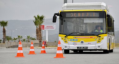 Mersin Büyükşehir'den otobüs şoförlerine "İleri Sürüş Teknikleri Eğitimi"