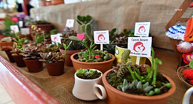 MERSİN BÜYÜKŞEHİR’İN ‘ÇİÇEK PAZARI’ ANNELER GÜNÜ İÇİN AÇILDI