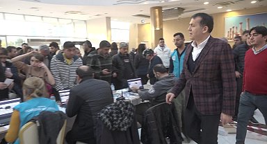 Mersin Yenişehir Belediyesi, depremzedelerin yararına yaşama geçirdiği 'Giysi Evi'ni yeniden açıyor