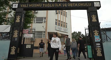 Muratpaşa Belediye Başkanı Uysal oyunu kullandı 