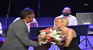 NADİDE TÜRK MÜZİĞİ TOPLULUĞU'NUN KONSERİ TEKİRDAĞLILARDAN BEĞENİ TOPLADI