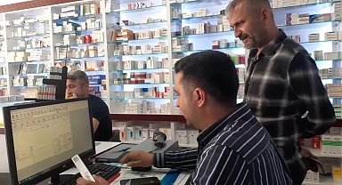 Osmaniyeli vatandaş: "Annem eklem hastası. İki ilacın maliyeti bize 2 bin 978 lira. Bir emekli bir ilaca bu kadar para verirse bu emekli nasıl geçinsin?"