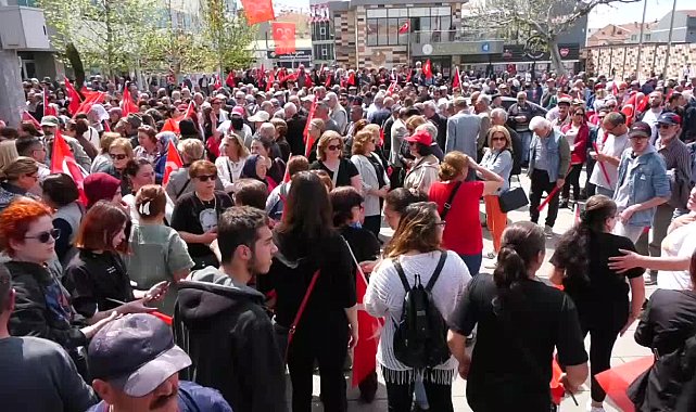 ÖZGÜR ÖZEL, ÇORUM’DA: “BİR KOLUNDA MHP BİR KOLUNDA BBP, LİSTESİNDE HÜDA PAR. KİMLER KİMLERLE BERABER…”