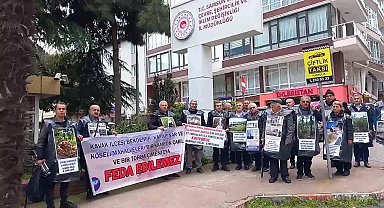 Samsun'da köylerine taş ocağı yapılmasına tepki gösteren Köseli Köylüleri 1 Mayıs kutlamalarına siyah poşet giyerek katıldı