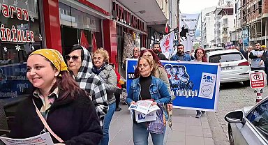 Sol Parti, Artvin Hopa'da 'Bağımsızlık Yürüyüşü' düzenledi: "Yaşasın Tam Bağımsız Türkiye"