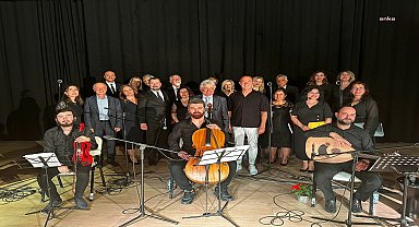 Sümer Ezgü Kültür, Sanat ve Gençlik Derneği, Muratpaşalılarla konserde buluştu 