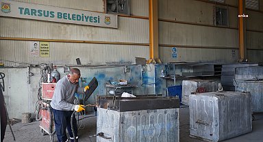 Tarsus Belediyesi, 2.500 adet çöp konteynerini onararak yeniden kullanıma sundu