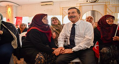 TEPEBAŞI BELEDİYESİ’NİN ‘ANNELER GÜNÜ’ ETKİNLİĞİNDE 2 BİN 400 KADIN BİR ARAYA GELDİ 