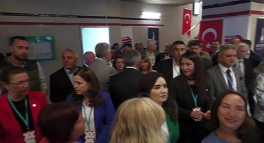 Tunç Soyer: "Bundan sonra İzmir'de U sembolü taşıyan metroları göreceğiz"