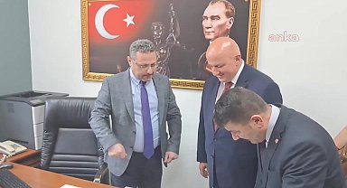 Uğur Bayraktutan: "Bu mazbatayı Mustafa Kemal Atatürk'ün askerleri ve cumhuriyet devriminin yılmaz bekçileri adına alıyorum"
