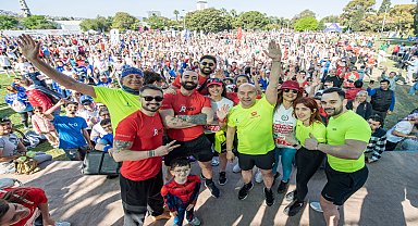 'Uluslararası Maraton İzmir Avek', Cumhuriyet'in 100. yılı onuruna koşuldu