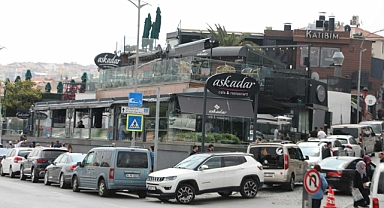 Üsküdar'daki kaçak kafeteryanın yıkımına mahkemeden yürütmeyi durdurma kararı çıktı