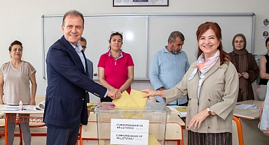 Vahap Seçer: “Huzurlu bir Türkiye’ye uyanmak istiyoruz”