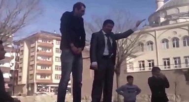 Van Bağımsız Milletvekili Adayı Çetin: "Bu kente renk katacağıma inanıyorum. Bu seçimin sürprizi ben olacağım"