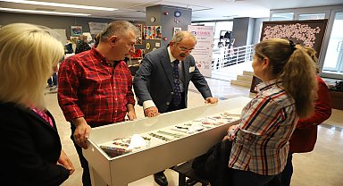 Yılmaz Büyükerşen, ESMEK kursiyerlerinin eserlerini inceledi