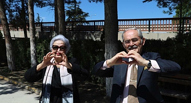Yılmaz Büyükerşen, oyunu kullandı: “Sevginin, saygının, demokrasinin kazandığı bir sonuç diliyorum”