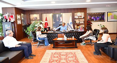 Adana Anadolu Lisesi'nin girişimci gençleri, projelerini Çukurova Belediye Başkanı Çetin'e anlattı 