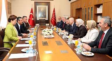 AKP TBMM Grubu, CHP Grubunu ziyaret etti