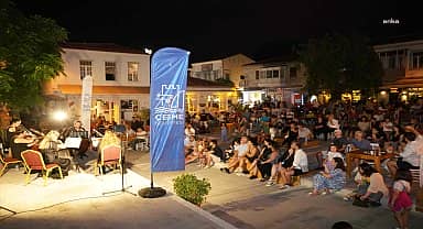 'Alaçatı Gün Batımı' konserlerinin ilki Çeşmelilerle buluştu 