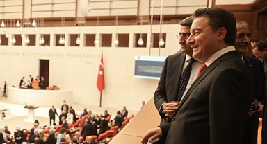 Ali Babacan: “Ülkemize ve demokrasimize hayırlı olsun”
