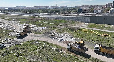 Ankara Büyükşehir Belediyesi, hafriyat atıklarını temizleme çalışmalarına devam ediyor