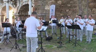 Antalya Büyükşehir Belediyesi'nin açık hava etkinlikleri başladı