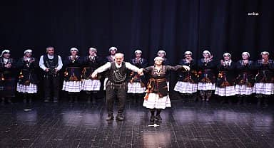 Avcılar Belediyesi'nin kursiyerlerinden yıl sonu gösterisi