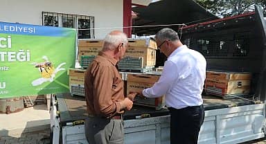 Aydın Büyükşehir Belediyesi'nden kadın arıcılara kovan desteği