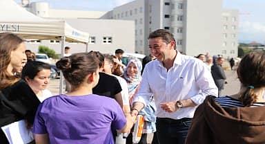 Bandırma Belediyesi üniversite adaylarını yalnız bırakmadı