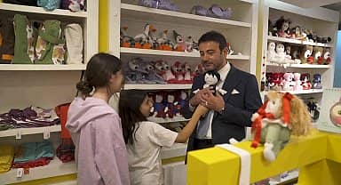 Beşiktaş Belediye Başkanı Rıza Akpolat, kurban bağışını Lösev'e yaptı