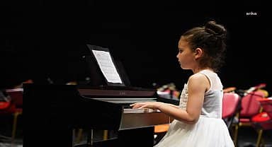 Bilecik Belediyesi Sanat Akademisi kursiyerlerinden yıl sonu etkinlikleri