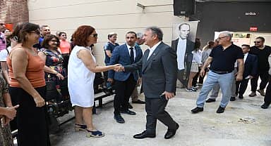 Bornova Belediye Başkanı İduğ, mesai arkadaşlarıyla bayramlaştı