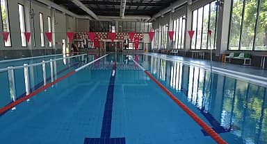 Bornova Belediyesi'nin Çamdibi Yüzme Havuzu'nda sezon açıldı 