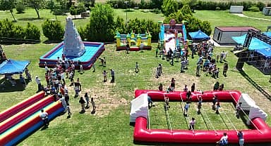 Buca Belediyesi, çocukların karne sevincine ortak oldu