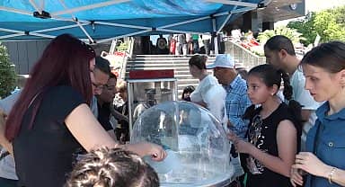 Bucalı miniklerden geri dönüşüm defilesi