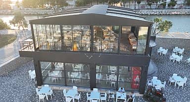 Burhaniye Belediyesi'nden Özgürlük Parkı'nda 'Özgürlük Cafe Bistro'