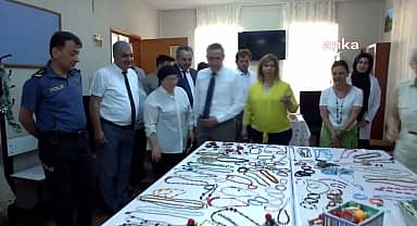 Burhaniye'de engelli vatandaşlar yıl boyu hazırlandıkları eserleri sergiledi