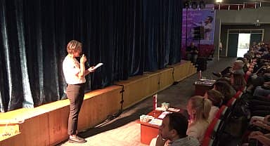 Büyükçekmece Belediyesi çocuk korosundan şarkılarını dinleyen Yaşar, duygu dolu anlar yaşadı