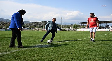 'Çiftçi Kupası Futbol Turnuvası'nın başlama vuruşunu, Muhittin Böcek yaptı 